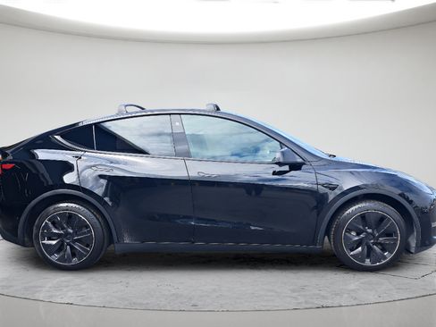 Used 2021 Tesla Model Y Long Range AWD/4WD image 2