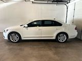 Used 2018 Volkswagen Passat 2.0T SEL Premium image 2