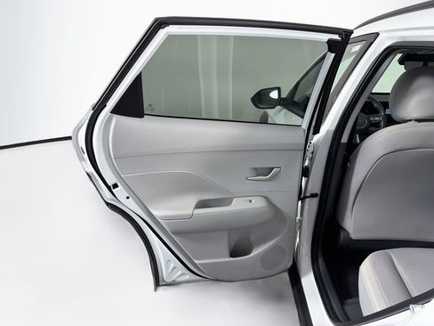 Used 2025 Hyundai Kona SEL FWD image 27