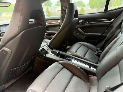 Used 2011 Porsche Panamera image 30