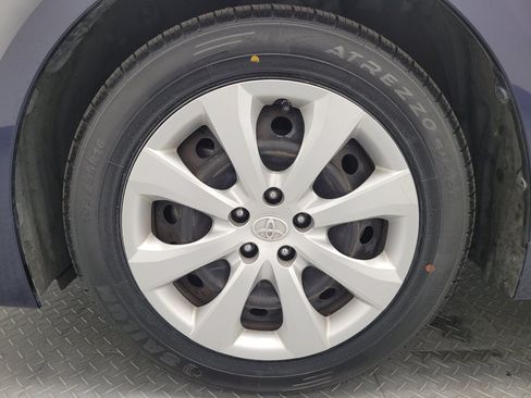 Used 2021 Toyota Corolla LE w/ Carpet Mat Package (TMS) FWD image 31