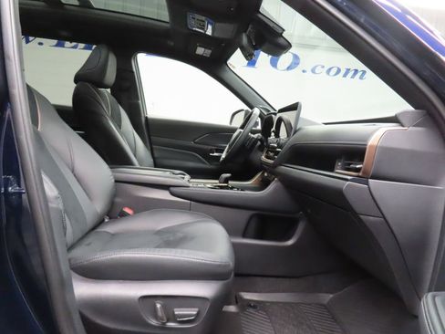 Used 2025 Toyota Grand Highlander AWD Hybrid image 32