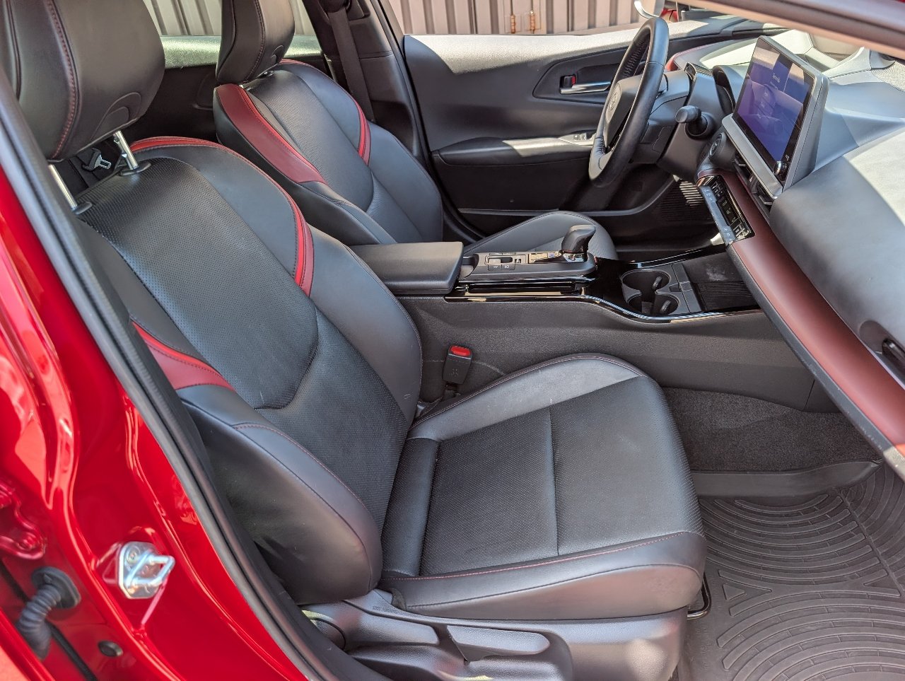 Used 2023 Toyota Prius Prime Premium FWD image 8