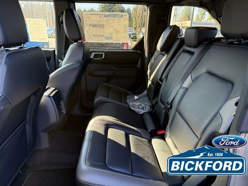 New 2025 Ford Bronco Outer Banks w/ Sasquatch Package image 18