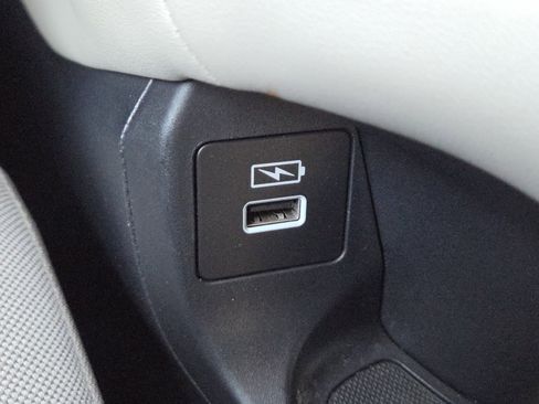 Used 2023 Honda HR-V LX image 31