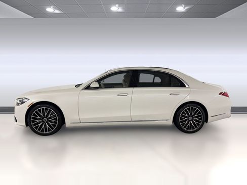 Certified 2022 Mercedes-Benz S 500 4MATIC image 2