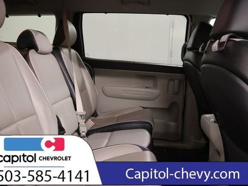 Used 2019 Kia Sedona EX FWD image 27