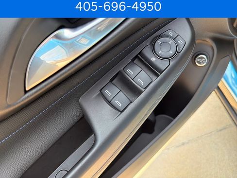 Used 2025 Buick Envista Sport Touring w/ Convenience II Package FWD image 14