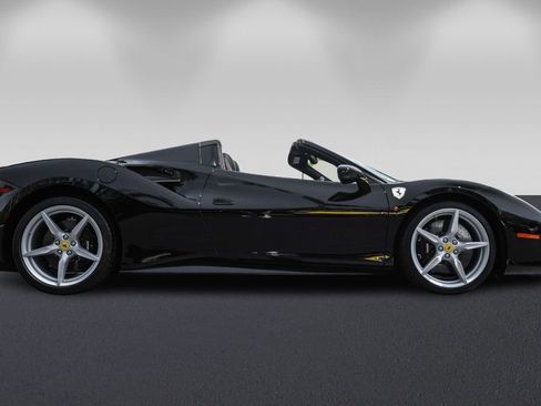 Certified 2018 Ferrari 488 Spider Base image 2