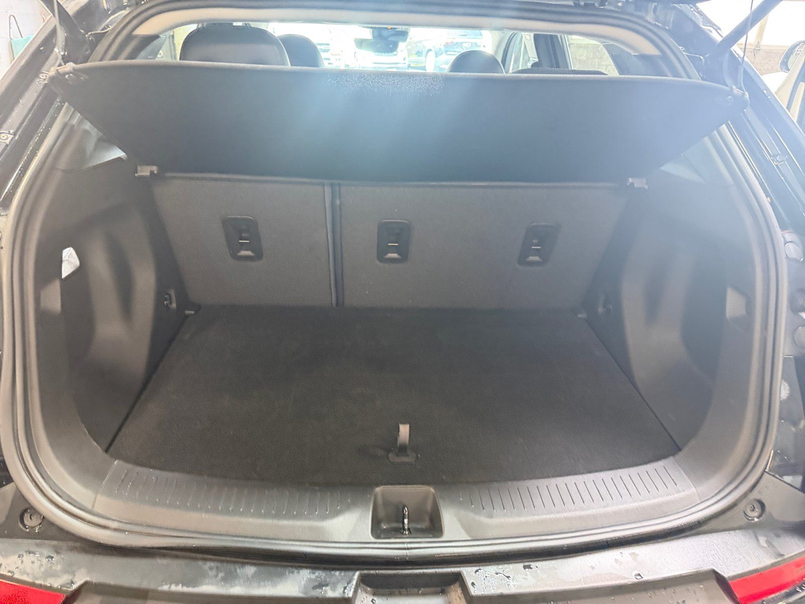 Used 2022 Chevrolet Bolt EUV Premier w/ Sun & Sound Package FWD image 31