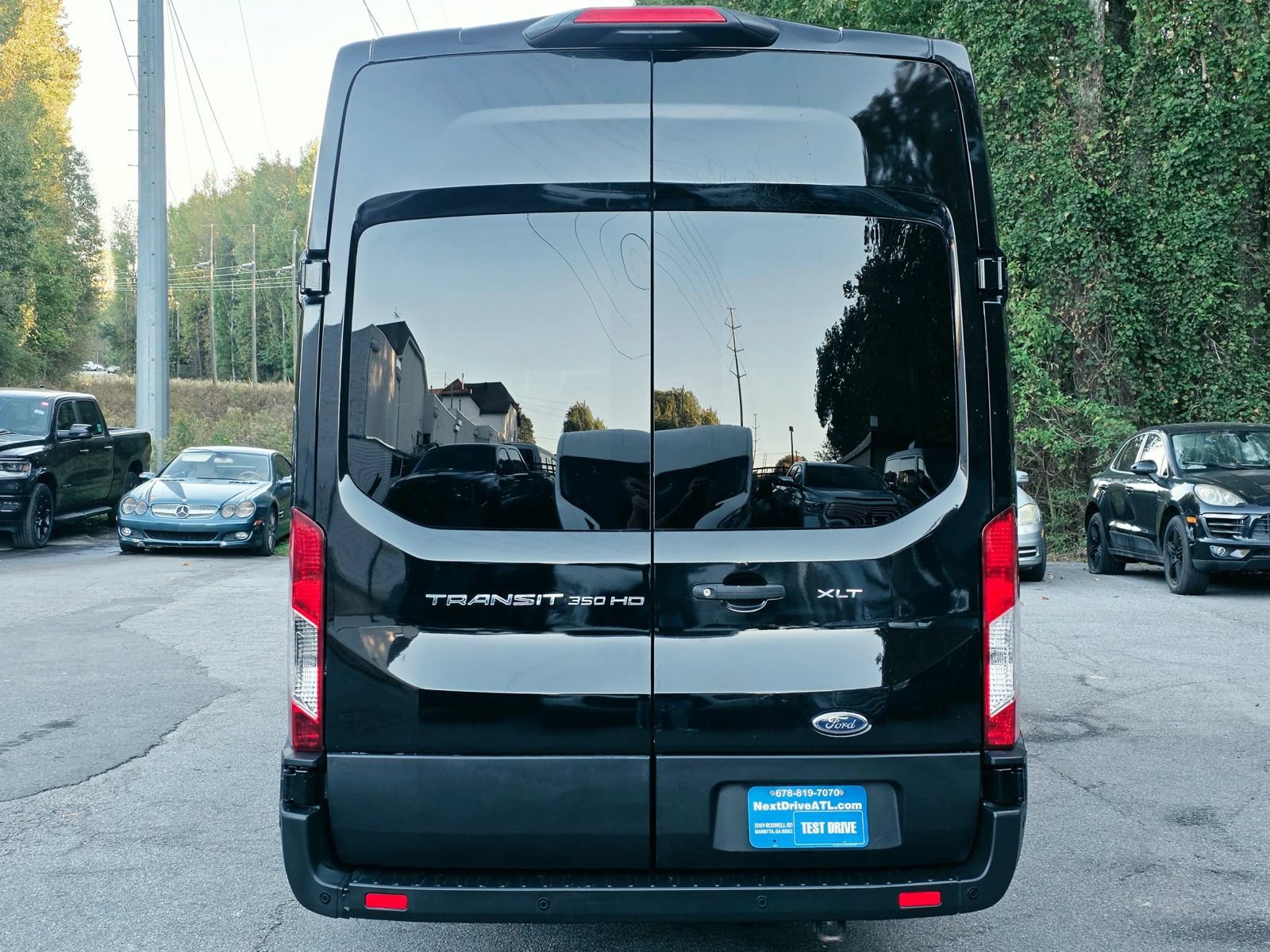 Used 2022 Ford Transit 350 XLT RWD image 6