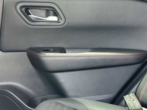 Certified 2025 Nissan Rogue SV AWD/4WD image 16