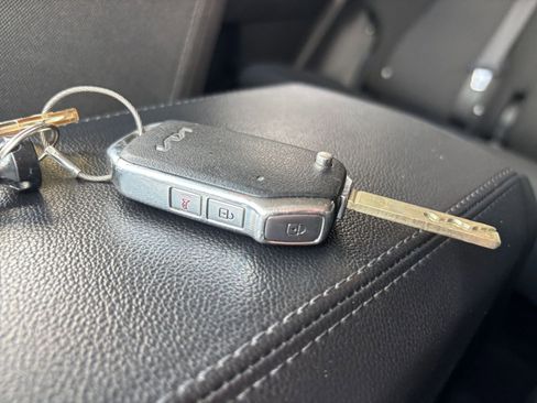 Used 2024 Kia Sportage LX image 21