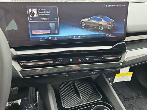 Used 2024 BMW 530i w/ Convenience Package image 20