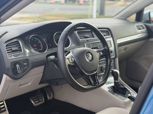 Used 2017 Volkswagen Golf Alltrack S image 15