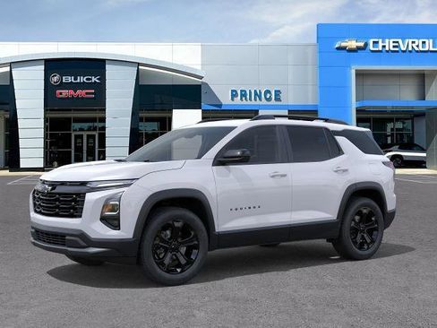 New 2026 Chevrolet Equinox LT image 2