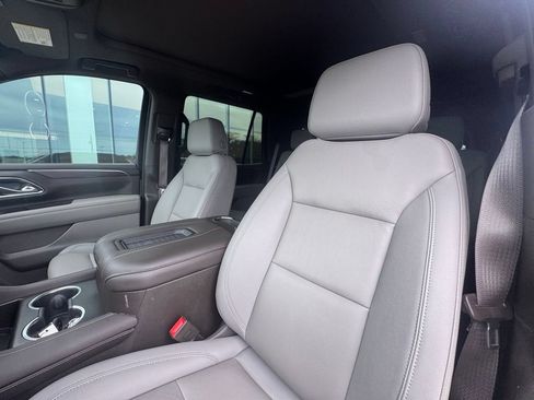 Used 2024 Chevrolet Tahoe Z71 w/ Luxury Package AWD/4WD image 14