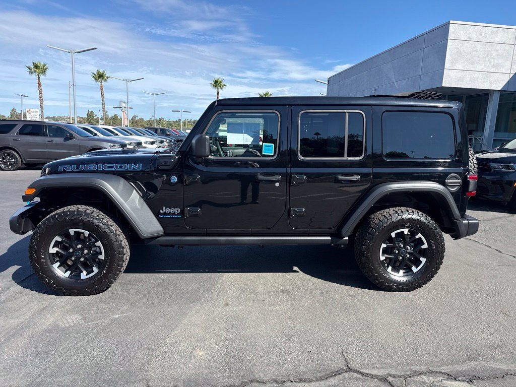 Certified 2025 Jeep Wrangler Unlimited Rubicon 4xe w/ Convenience Group AWD/4WD image 4