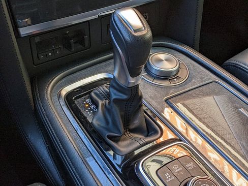 Used 2021 Nissan Armada SV image 18