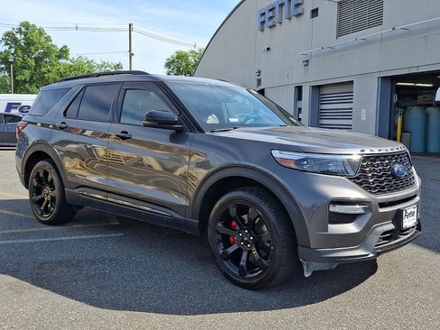 Certified 2024 Ford Explorer ST w/ Equipment Group 401A AWD/4WD image 3