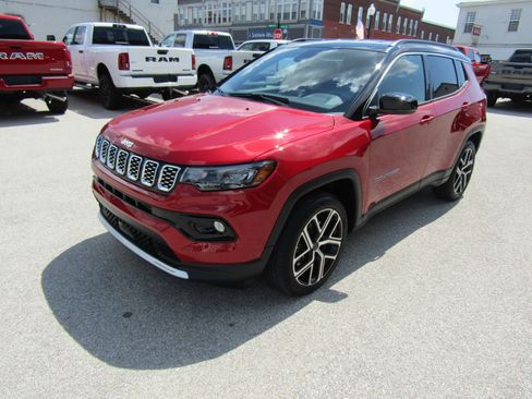 Used 2025 Jeep Compass Limited AWD/4WD image 7