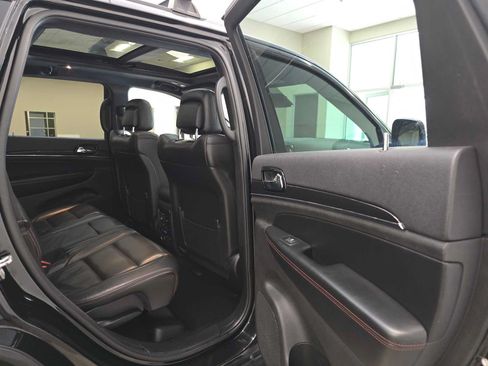 Used 2020 Jeep Grand Cherokee Trailhawk w/ Trailhawk Luxury Group AWD/4WD image 28