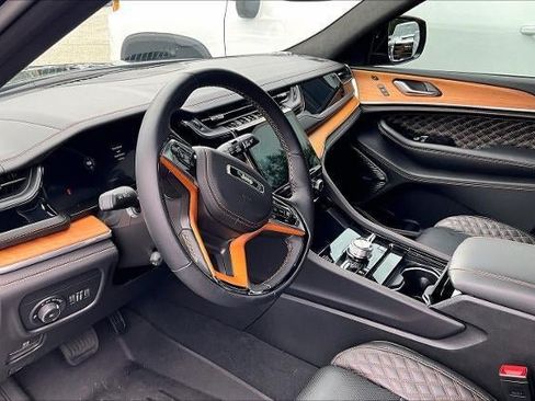 Used 2025 Jeep Grand Cherokee L Summit AWD/4WD image 5