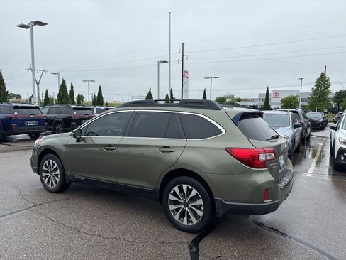 Used 2017 Subaru Outback 2.5i Limited AWD/4WD image 5