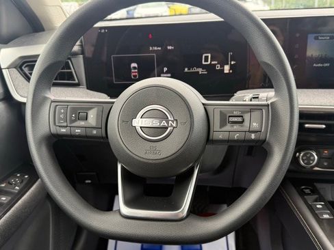 New 2025 Nissan Kicks SV image 19