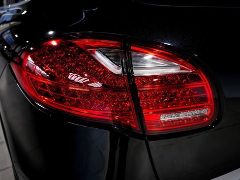 Used 2013 Porsche Cayenne Diesel AWD/4WD image 40