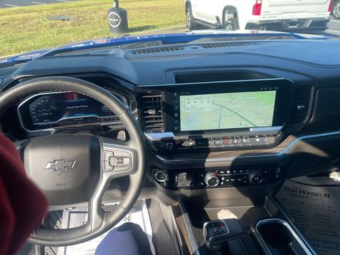 Used 2025 Chevrolet Silverado 1500 RST AWD/4WD image 17