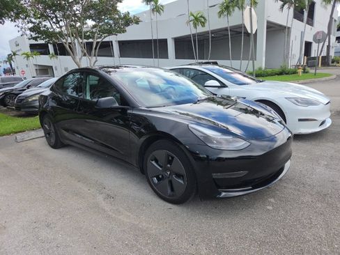 Used 2023 Tesla Model 3 Standard Range RWD image 2