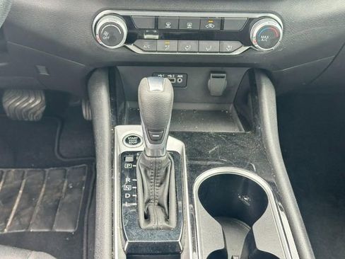 Used 2024 Nissan Altima 2.5 SV FWD image 15