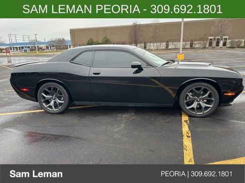 Used 2018 Dodge Challenger SXT Plus image 4