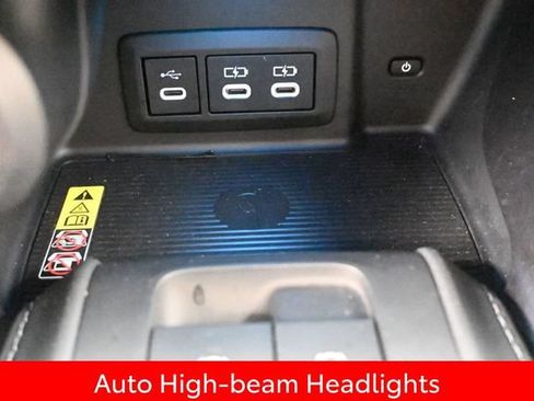 Used 2024 Toyota Venza LE AWD/4WD image 15
