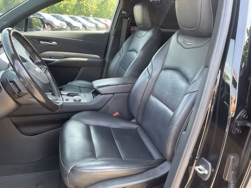 Used 2021 Cadillac XT4 Premium Luxury w/ Cold Weather Package AWD/4WD image 12