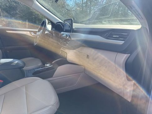 Certified 2022 Ford Escape SEL w/ Technology Package image 22