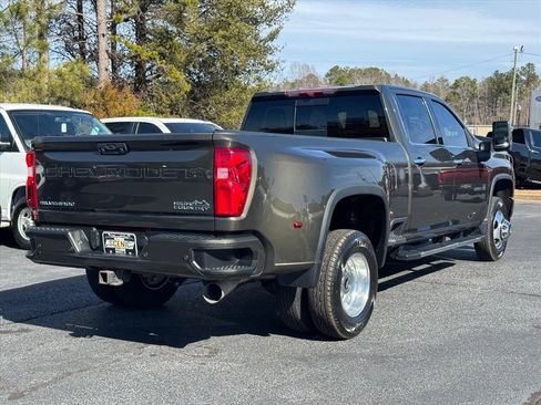 Used 2022 Chevrolet Silverado 3500 High Country w/ Safety Package II image 3