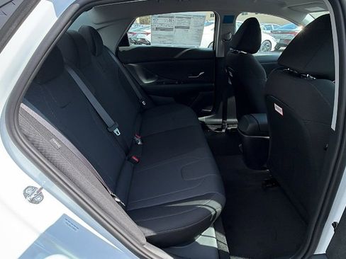 New 2026 Hyundai Elantra SE image 16