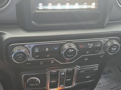 Used 2023 Jeep Wrangler Sport S image 24