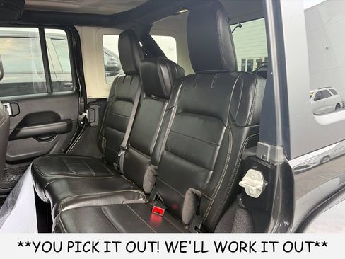 Used 2023 Jeep Wrangler Unlimited Sahara w/ Cold Weather Group AWD/4WD image 9