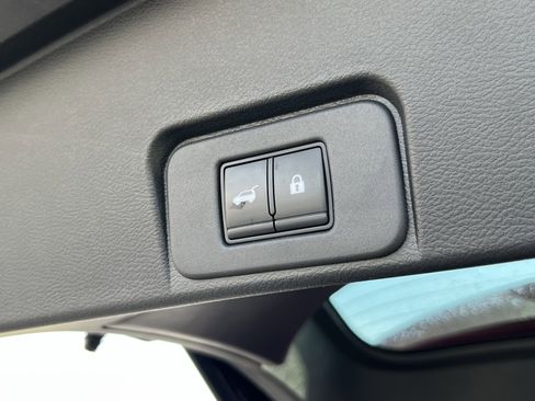 Used 2022 Nissan Rogue SV w/ SV Premium Package AWD/4WD image 6
