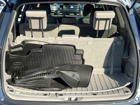 Used 2018 Toyota Highlander LE AWD/4WD image 21