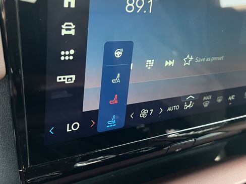 New 2025 Lincoln Navigator Reserve image 19