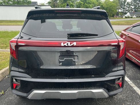 Used 2024 Kia Seltos EX AWD/4WD image 4