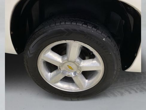 Used 2013 Chevrolet Avalanche LTZ AWD/4WD image 19