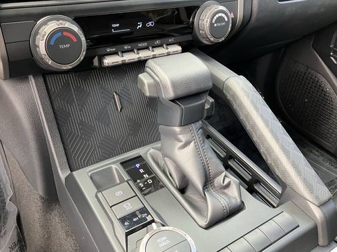 Used 2025 Toyota 4Runner SR5 image 28