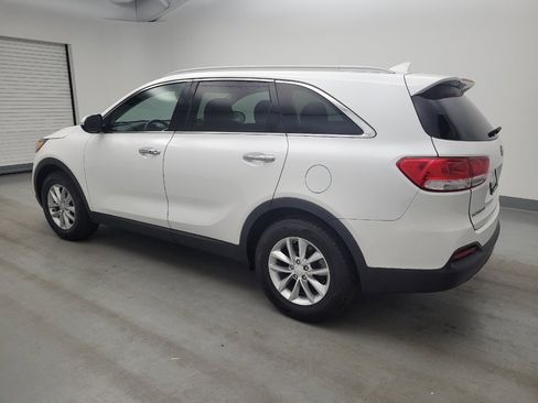 Used 2017 Kia Sorento FWD w/ LX Convenience Package image 3