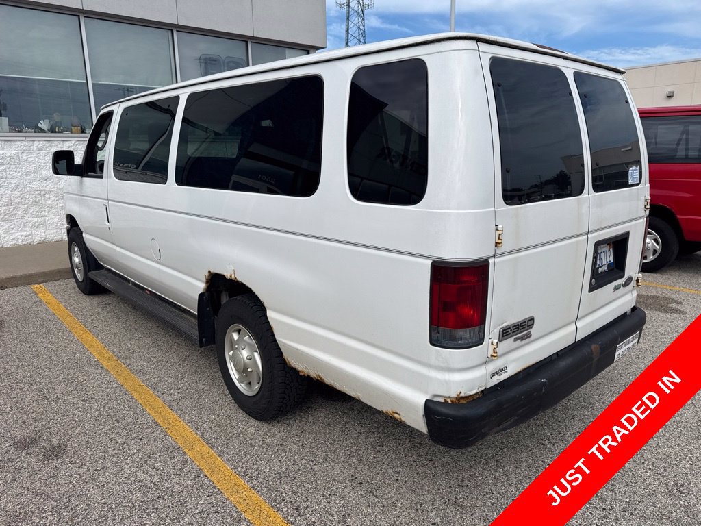Used 2009 Ford E-350 and Econoline 350 XLT RWD image 5