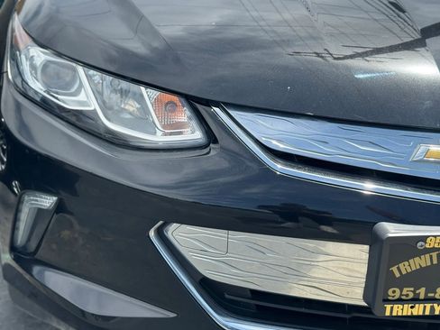 Used 2018 Chevrolet Volt Premier w/ Driver Confidence Package image 3